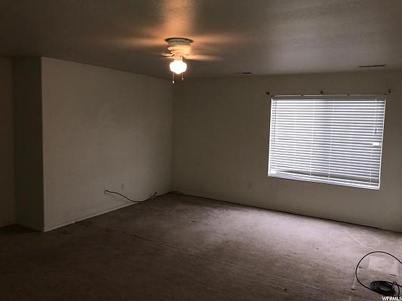 4th image of 654 S Willow Garden Dr
