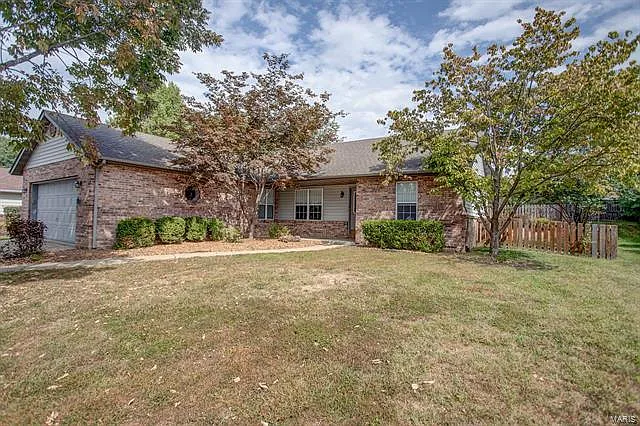 120 Bourdelais Dr photo 1