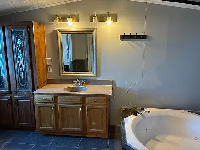 2 bed, 1008 sqft, $1,300 — Photo 4
