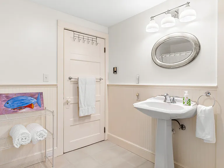 12 Bassett St #12 — Photo 26