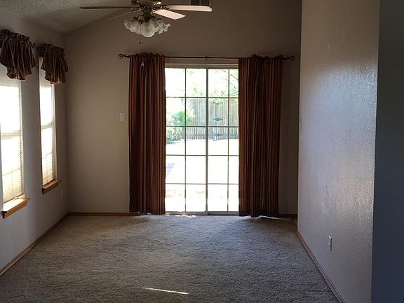 3rd image of 2129 Country Meadows Dr