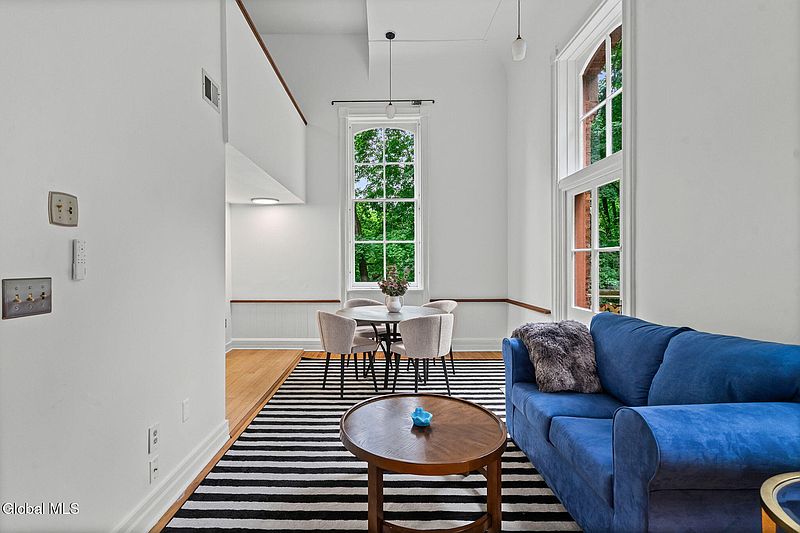 4th image of 206 N Pearl Street APT 204