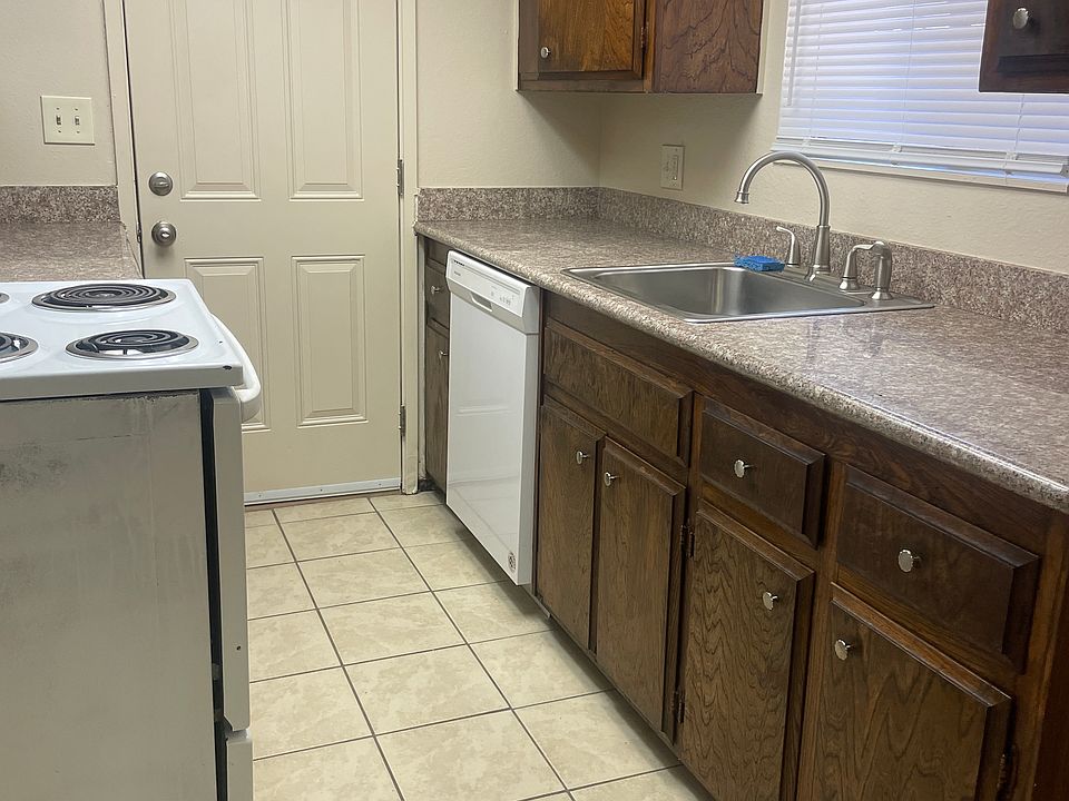 1st image of 4450 Dorset St APT 4