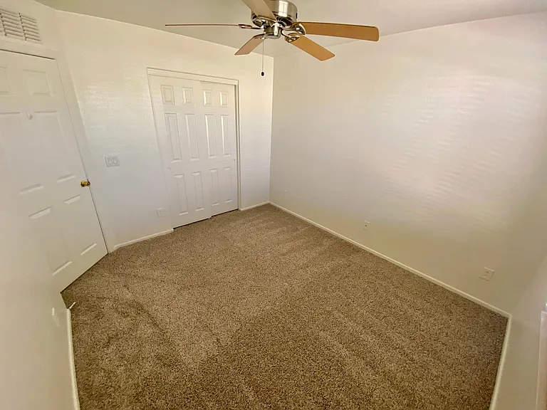 12537 W Redfield Rd — Photo 32