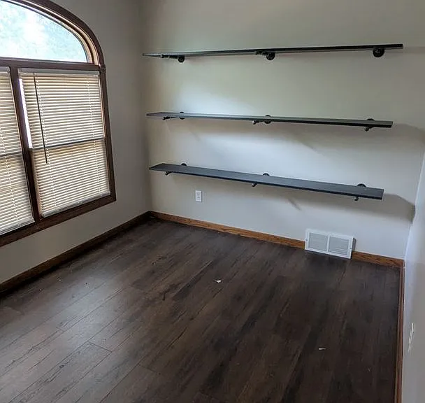 2025 Longfellow St NE — Photo 38