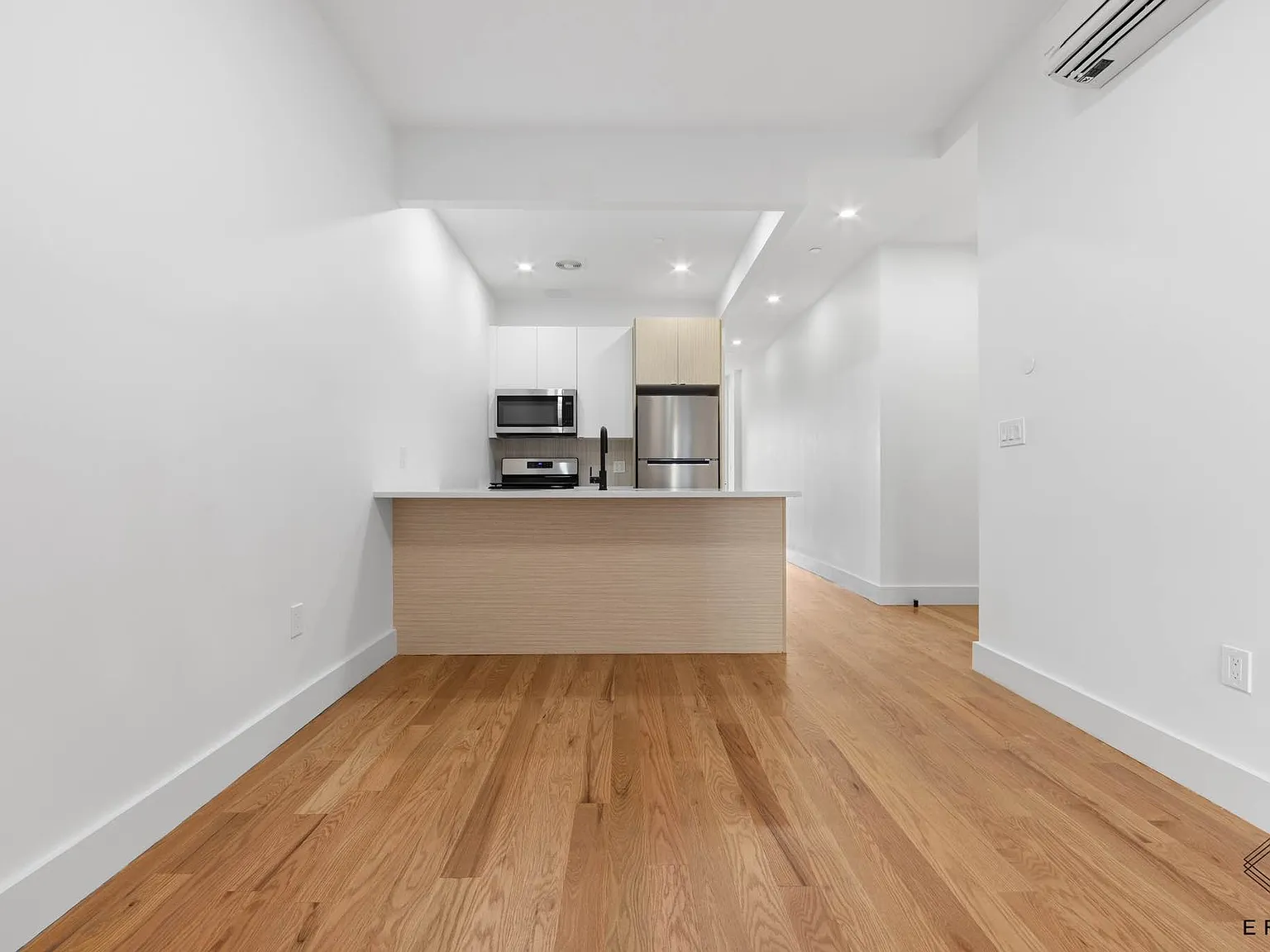 56 East 21st Street — Photo 2