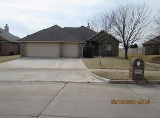 6710 SW Driftwood Dr, Lawton, OK 73505