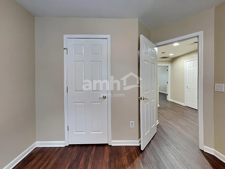 7772 Parkside Dr — Photo 20