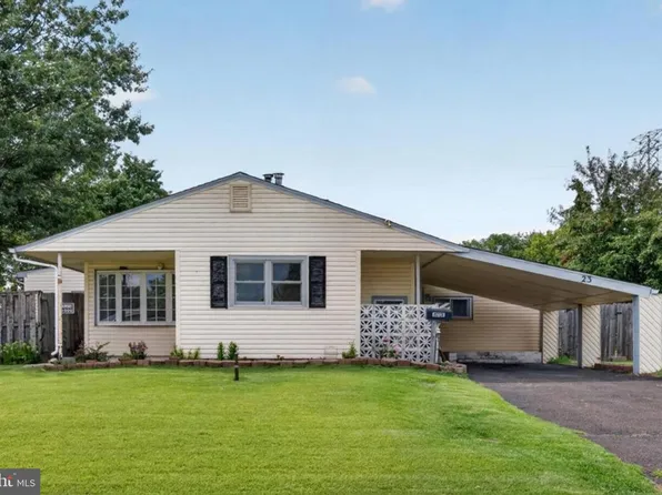 23 Disk Ln, Levittown, PA 19055
