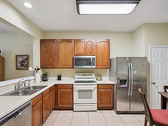 3rd image of 1540 FLORENTINO LANE