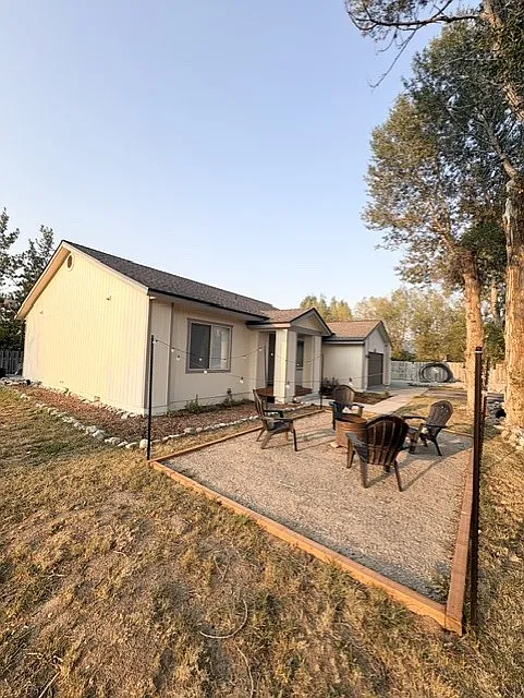 3 bed, 1253 sqft, $2,900 — Photo 2