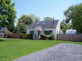 11 Wards Ln, Bellport, NY 11713