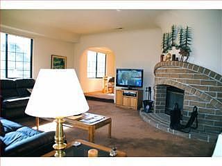 4th image of 1305 Orchard Dr