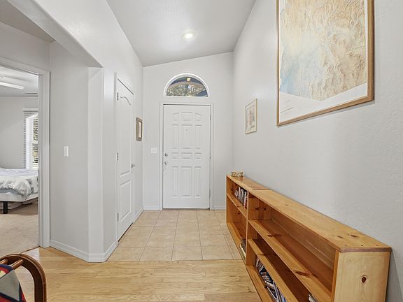 2nd image of 505 N Wood Hill Rd