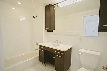 Rented by R New York