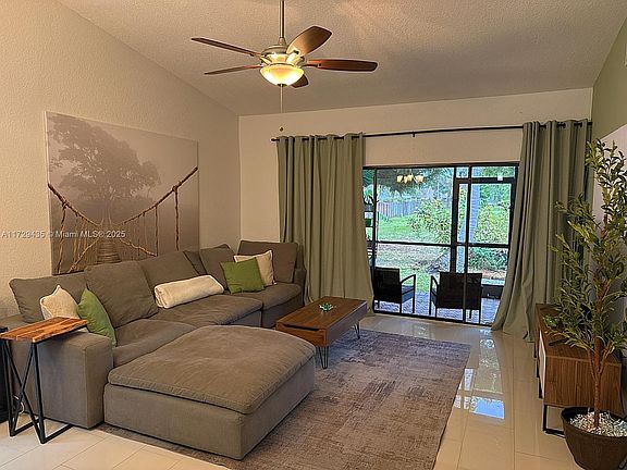 4th image of 930 NW 52nd St Unit 930