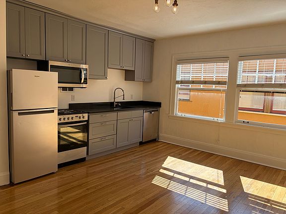5th image of 1958 NW Irving St #24