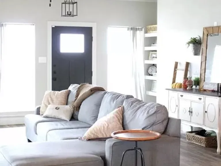 4014 Hope Dr — Photo 2