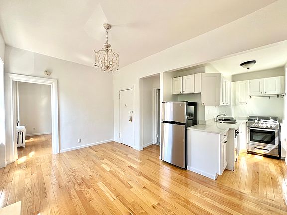 3rd image of 209 6th Ave #3