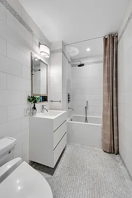 Sold by Sotheby's International Realty | media 14