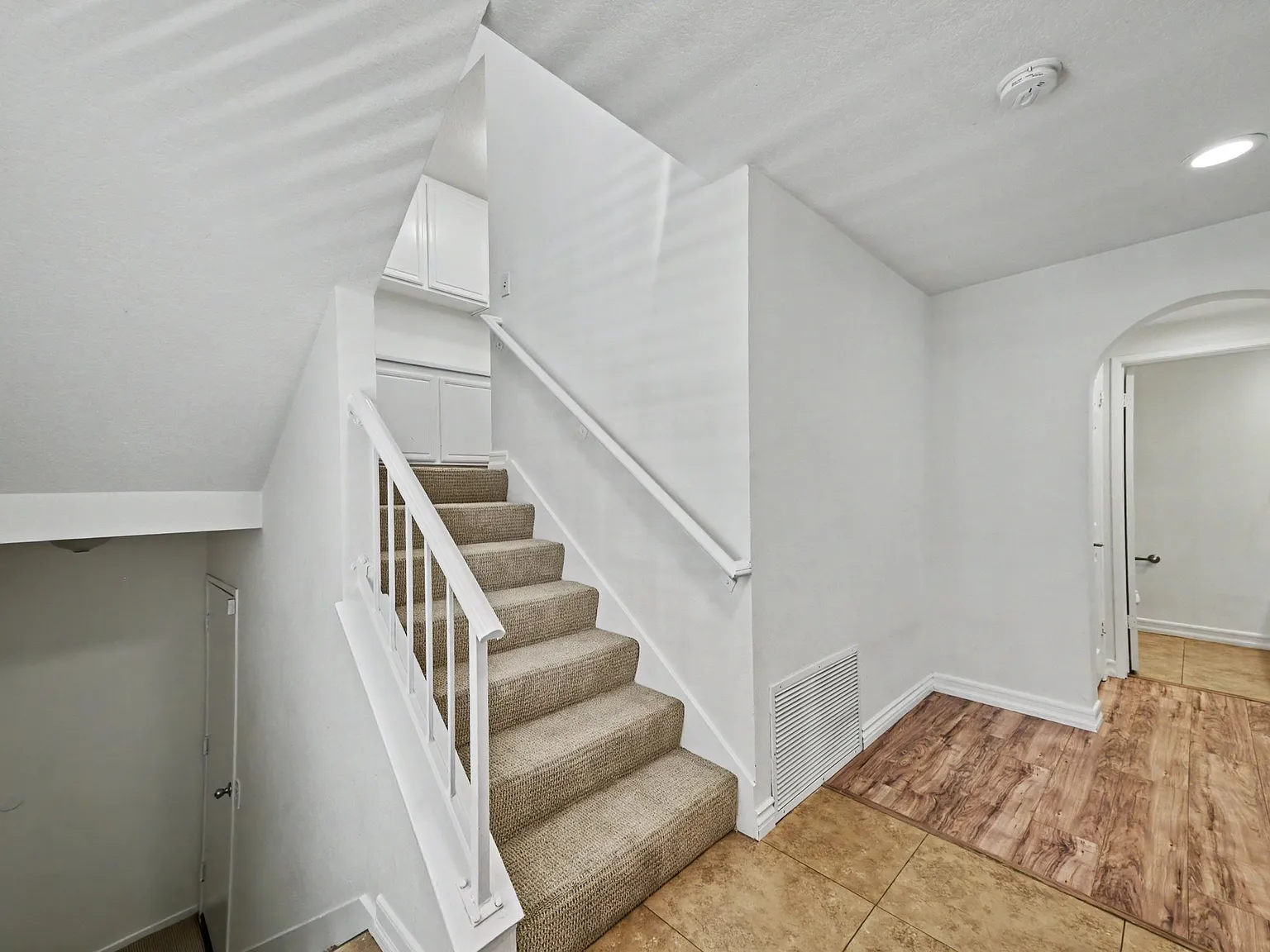 3 bed, 1726 sqft, $4,800 — Photo 1