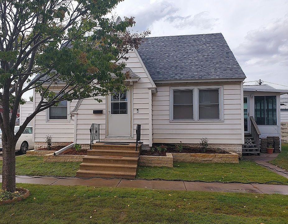1st image of 213 Carimona St