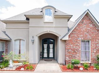 8816 Spring Grove Dr, Baton Rouge, LA 70809