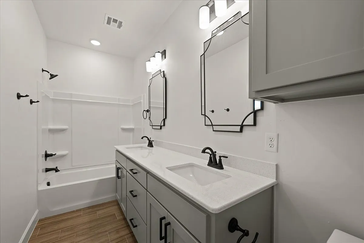 3 bed, 1457 sqft, $1,775 — Photo 1