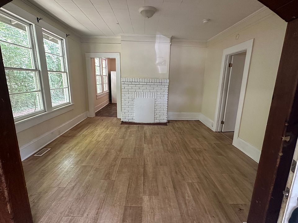 1st image of 141 Westview Blvd