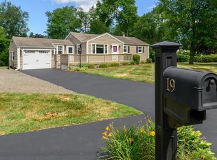 19 Shaw Dr, North Haven, CT 06473