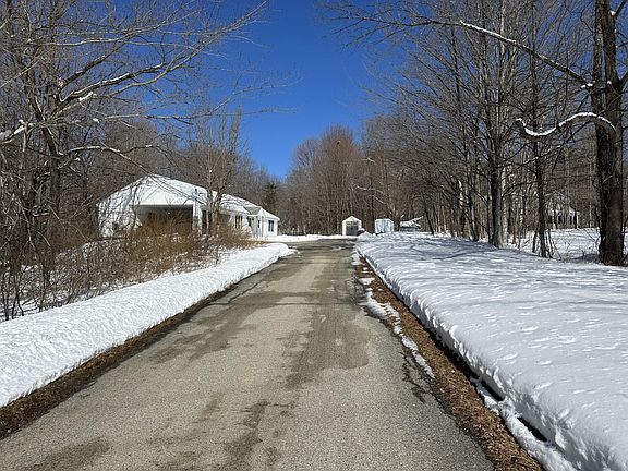 2nd image of 25 Yarmouth Road