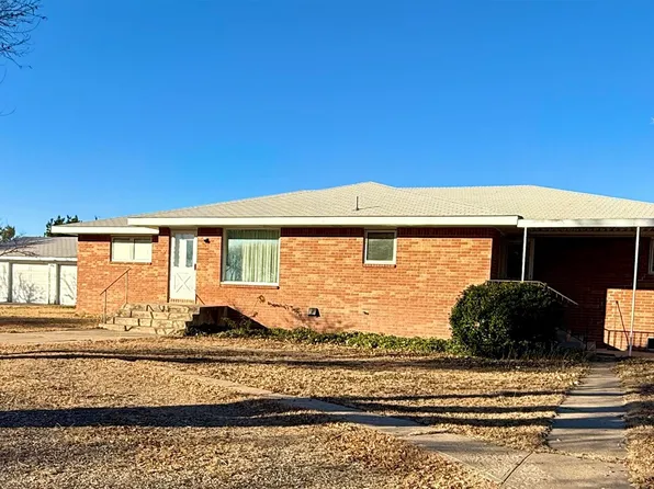 706 W Park St, Hooker, OK 73945