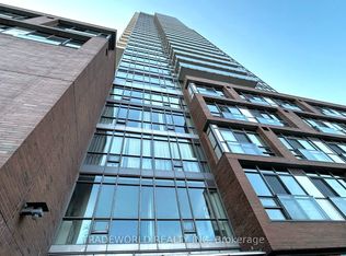 33 Mill St #1305, Toronto, ON M5A 3R3