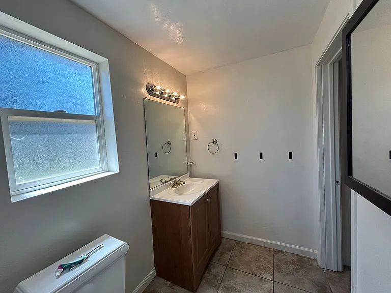 7252 Lincoln Blvd — Photo 6