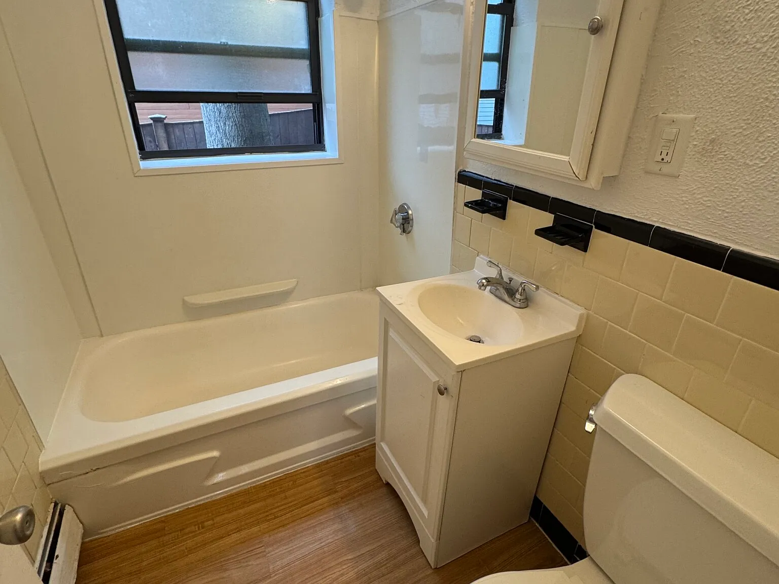 1 bed, 1.0 bath, $2,200 — Photo 4