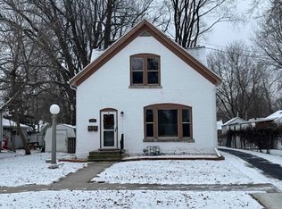 1041 Elmore St, Green Bay, WI 54303