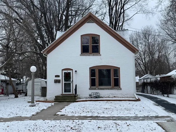 1041 Elmore St, Green Bay, WI 54303
