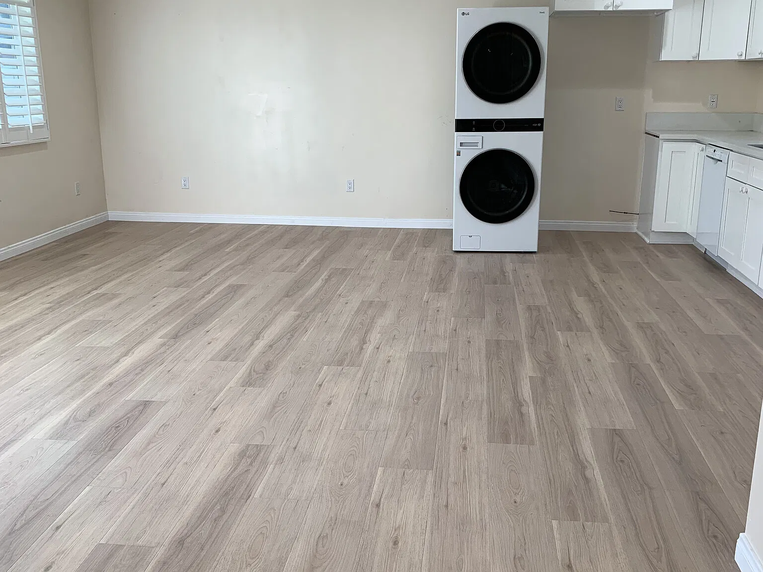2 bed, 900 sqft, $3,400 — Photo 3