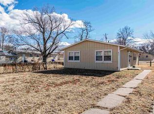 837 W 12th St, Junction City, KS 66441