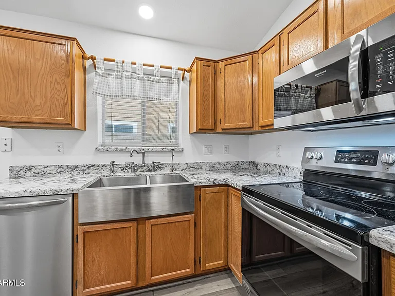 1142 W Sparrow Dr — Photo 13