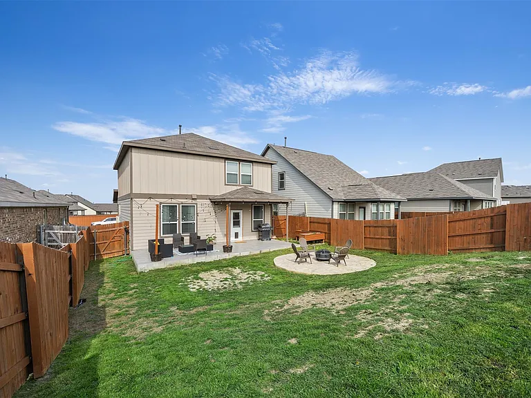 328 Thornless Cir — Photo 31