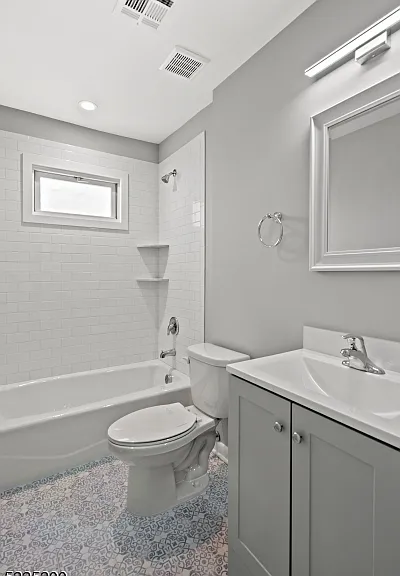 227 N 11th St #2 — Photo 9