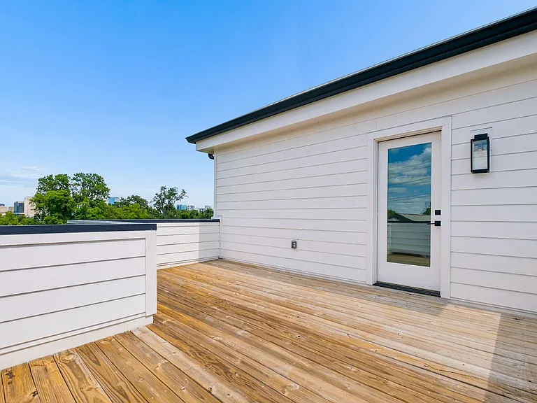 2225 Herman St — Photo 23