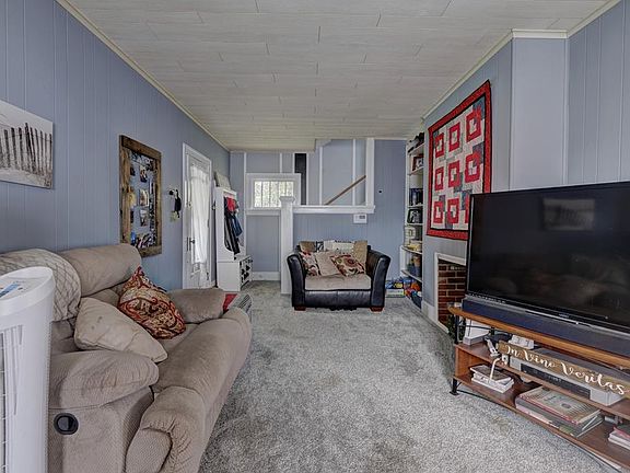 5th image of 208 E Washington Ave