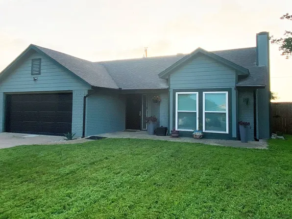 331 Egret Cir, East Tawakoni, TX 75472