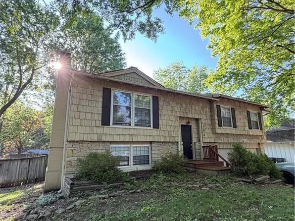 308 S Cardinal Dr, Olathe, KS 66062