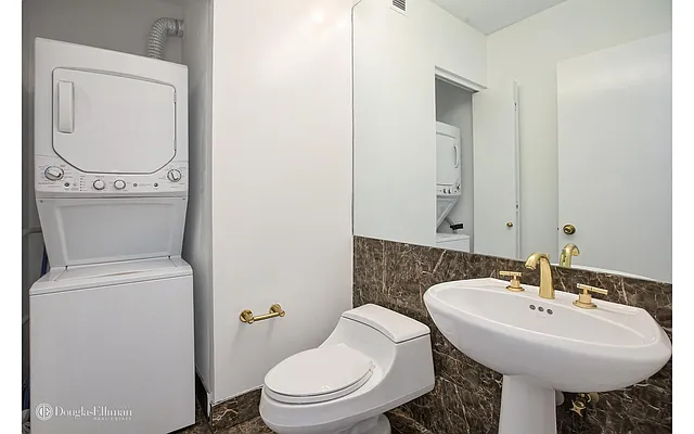 Rented by Douglas Elliman | media 16