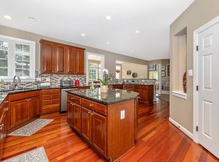 5909 Almandren Dr, Mount Airy, MD 21771