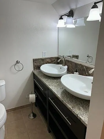 Basement full bathroom