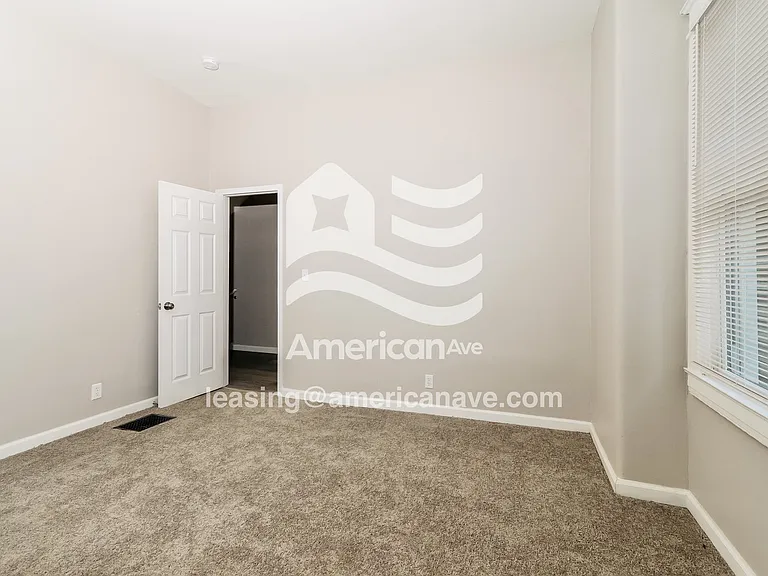 1426654_008_main_bedroom_12848514.jpg